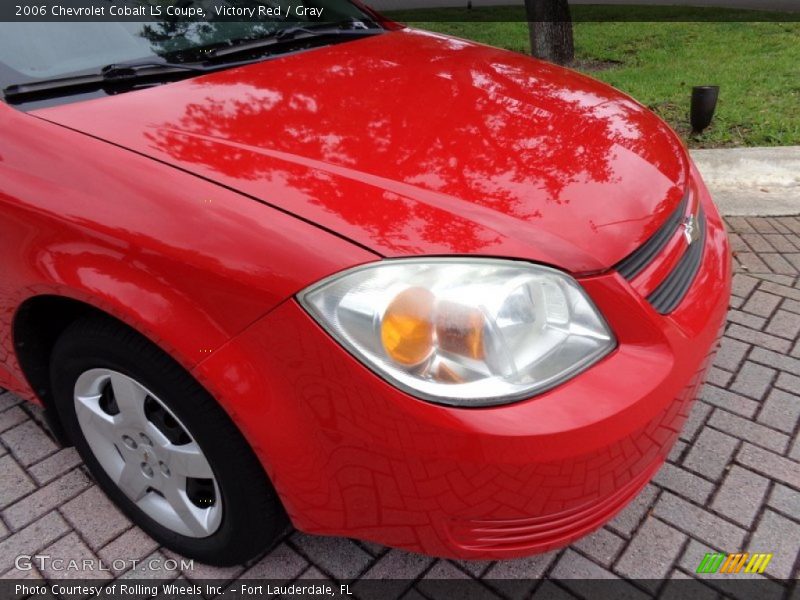 Victory Red / Gray 2006 Chevrolet Cobalt LS Coupe