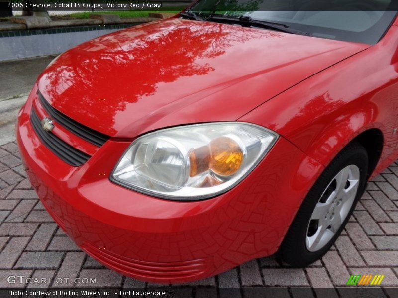 Victory Red / Gray 2006 Chevrolet Cobalt LS Coupe