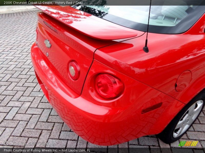 Victory Red / Gray 2006 Chevrolet Cobalt LS Coupe