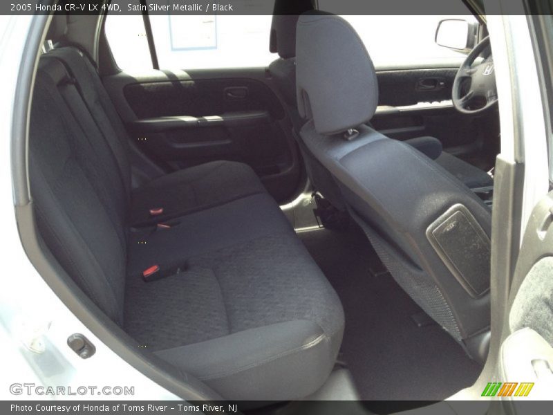 Satin Silver Metallic / Black 2005 Honda CR-V LX 4WD