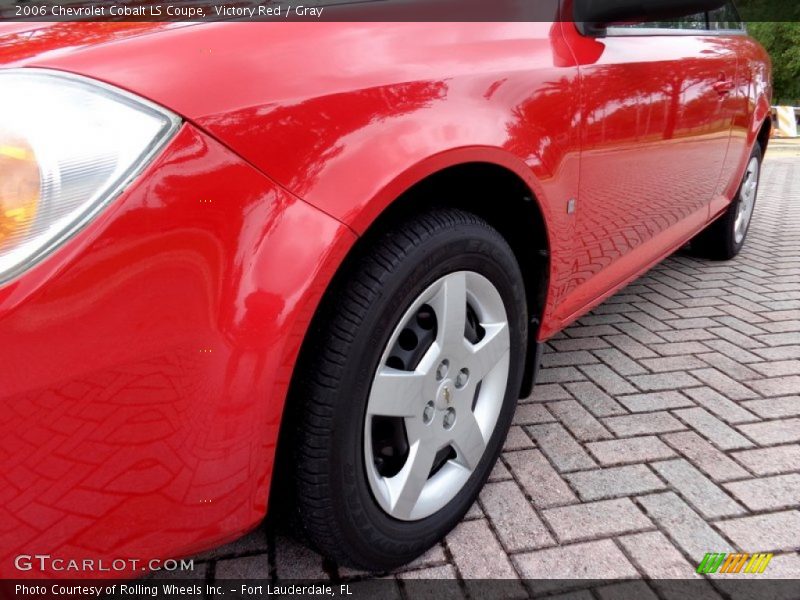 Victory Red / Gray 2006 Chevrolet Cobalt LS Coupe