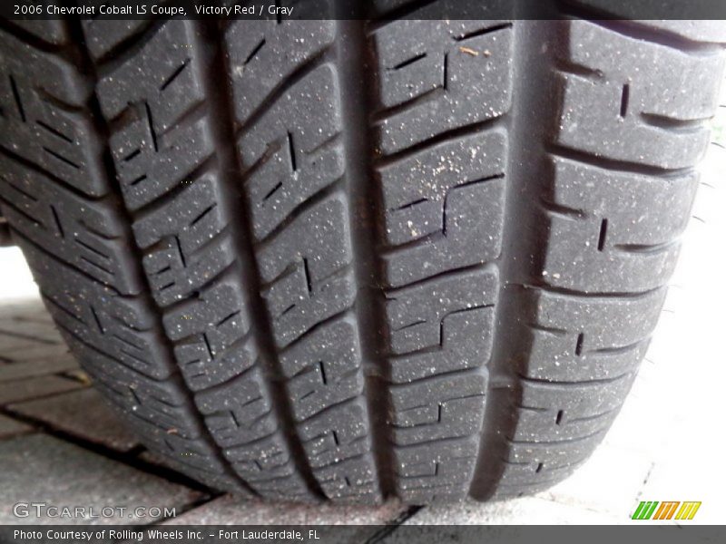 Victory Red / Gray 2006 Chevrolet Cobalt LS Coupe