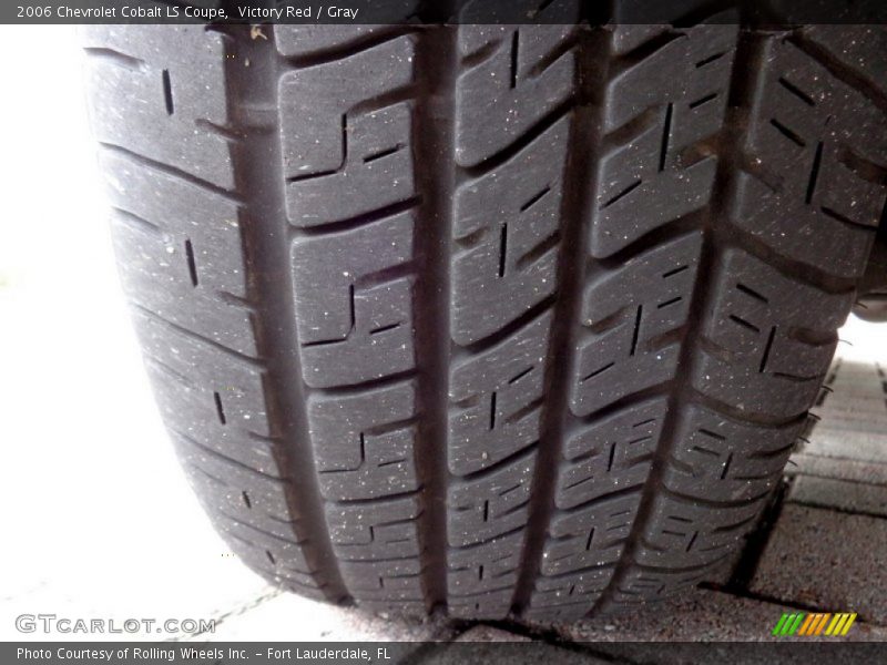Victory Red / Gray 2006 Chevrolet Cobalt LS Coupe