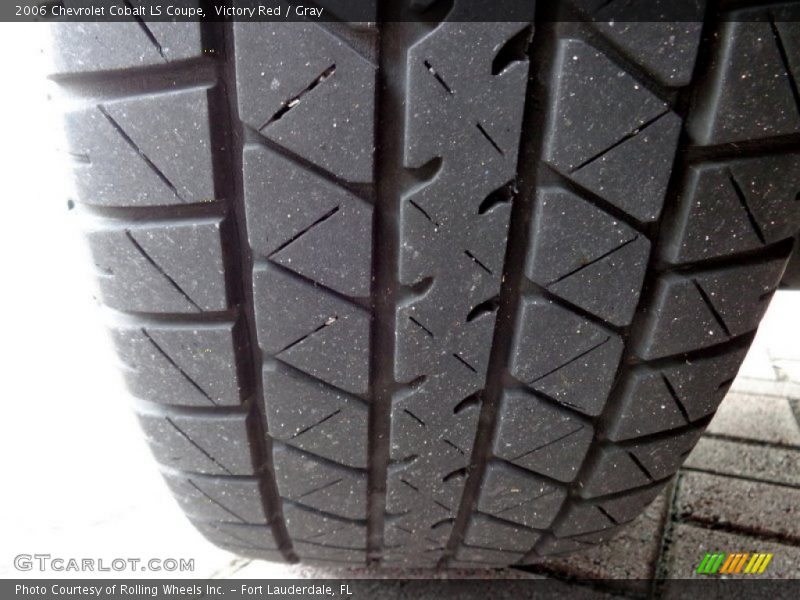 Victory Red / Gray 2006 Chevrolet Cobalt LS Coupe