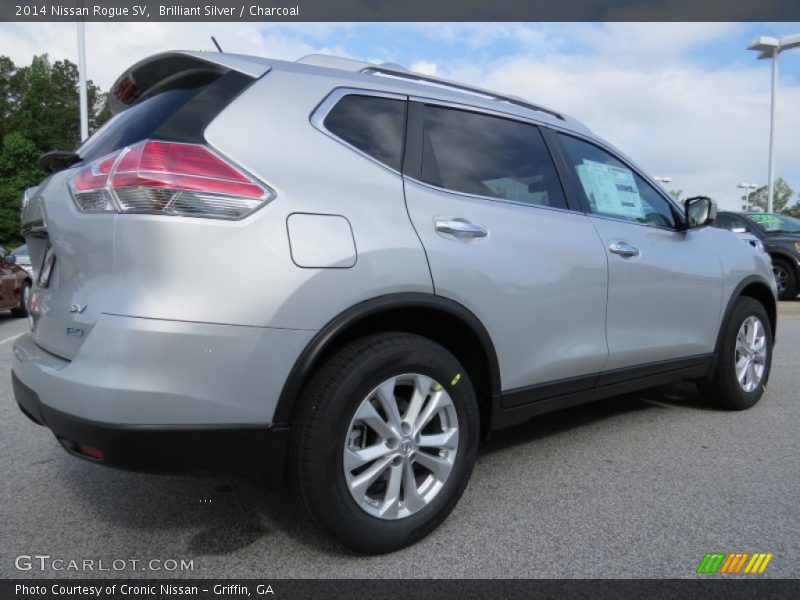 Brilliant Silver / Charcoal 2014 Nissan Rogue SV