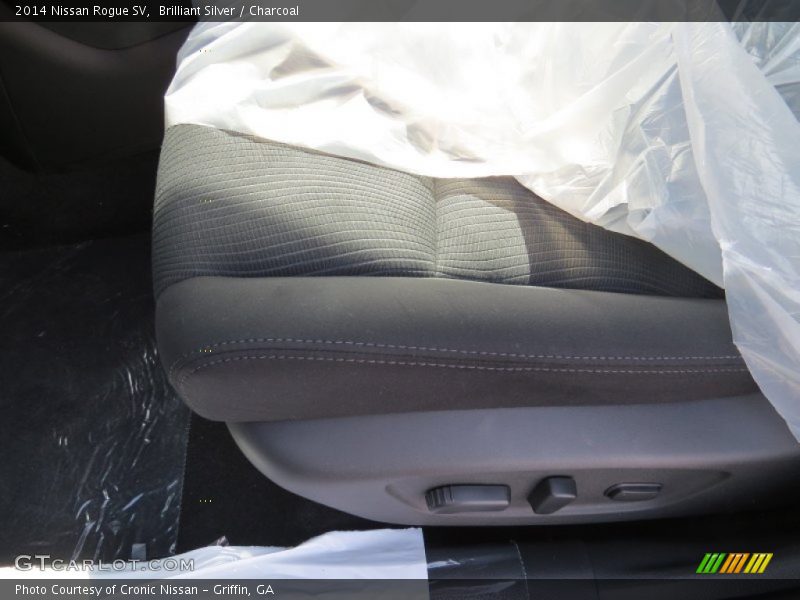 Brilliant Silver / Charcoal 2014 Nissan Rogue SV