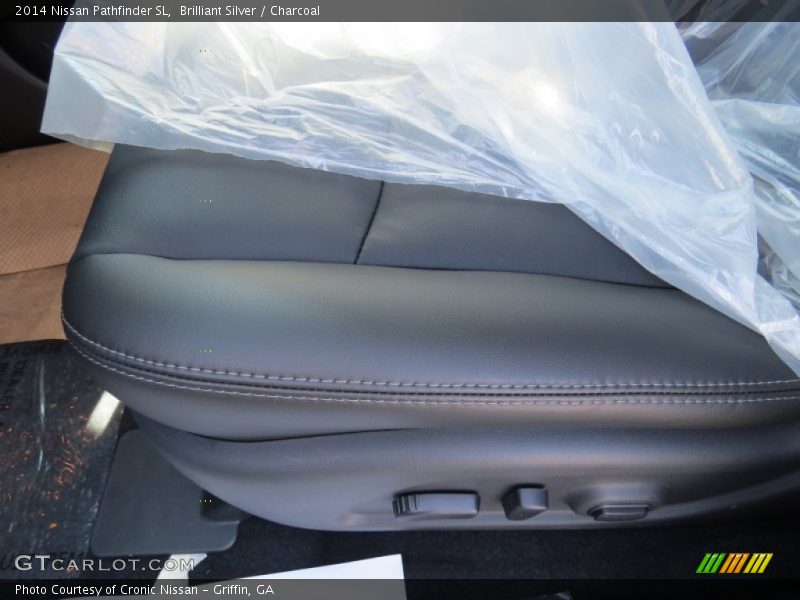 Brilliant Silver / Charcoal 2014 Nissan Pathfinder SL