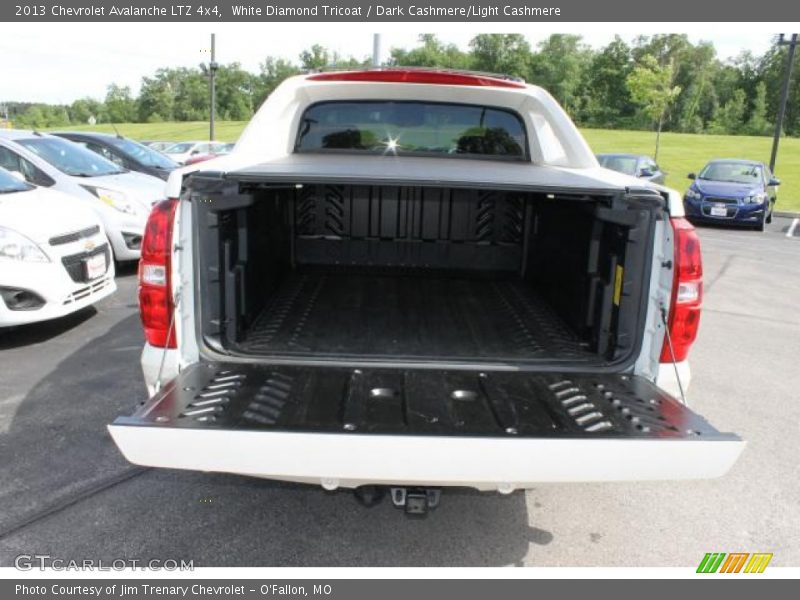 White Diamond Tricoat / Dark Cashmere/Light Cashmere 2013 Chevrolet Avalanche LTZ 4x4
