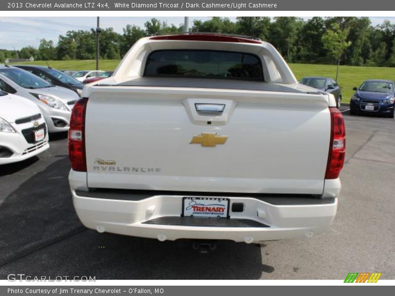 White Diamond Tricoat / Dark Cashmere/Light Cashmere 2013 Chevrolet Avalanche LTZ 4x4