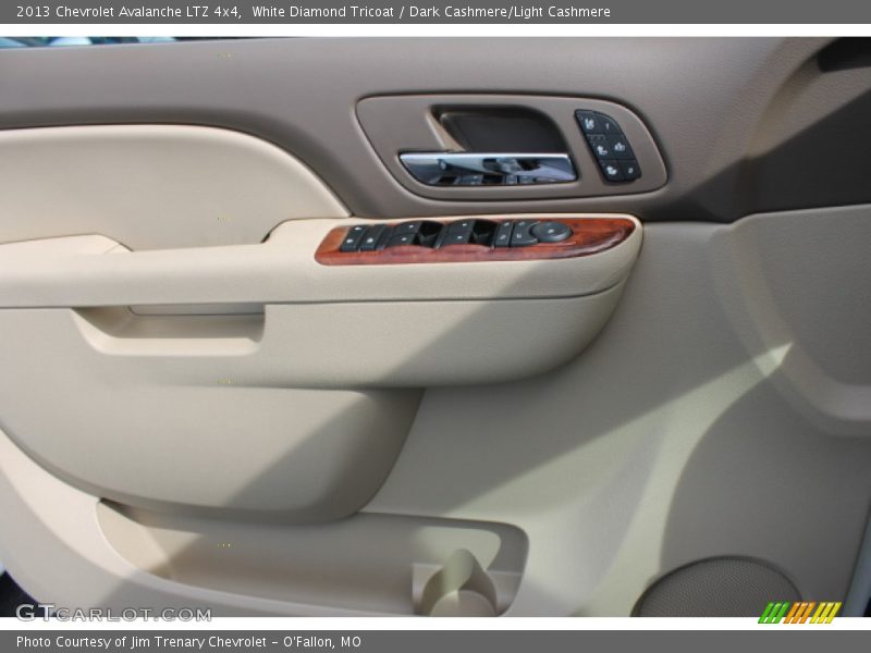 White Diamond Tricoat / Dark Cashmere/Light Cashmere 2013 Chevrolet Avalanche LTZ 4x4