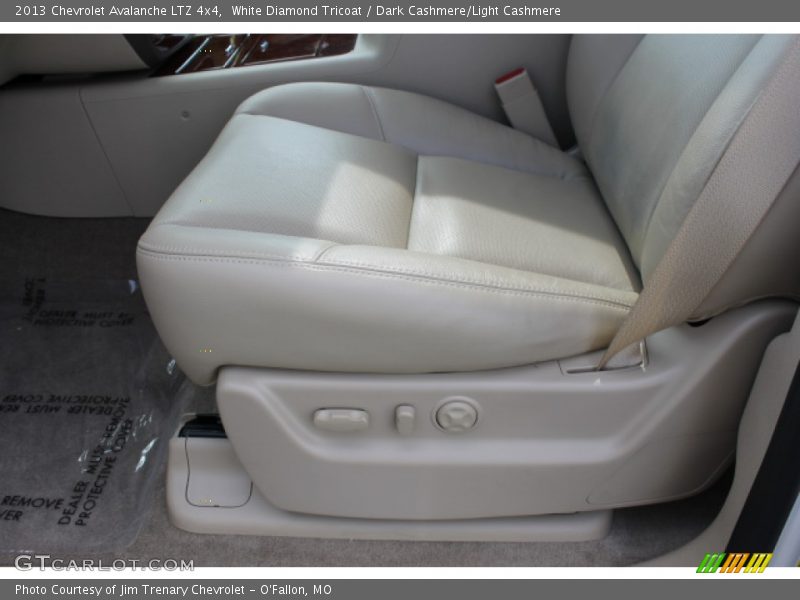 White Diamond Tricoat / Dark Cashmere/Light Cashmere 2013 Chevrolet Avalanche LTZ 4x4