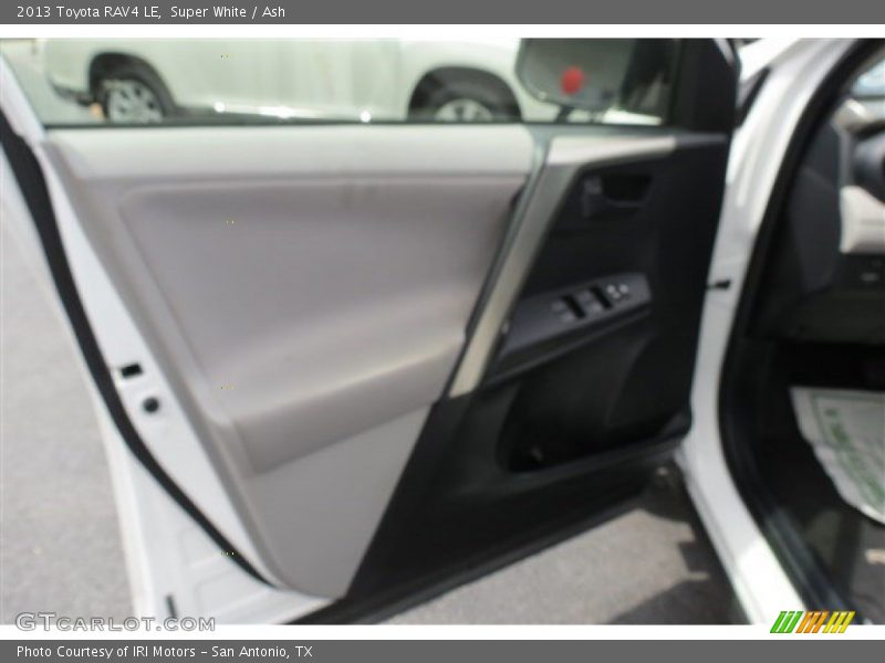 Super White / Ash 2013 Toyota RAV4 LE