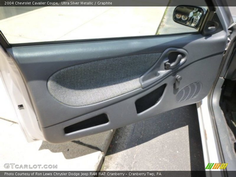 Ultra Silver Metallic / Graphite 2004 Chevrolet Cavalier Coupe
