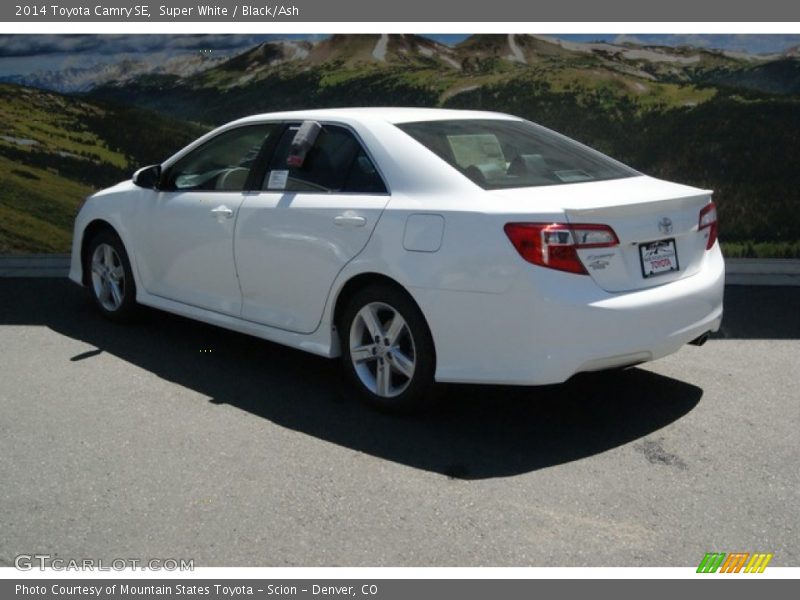 Super White / Black/Ash 2014 Toyota Camry SE