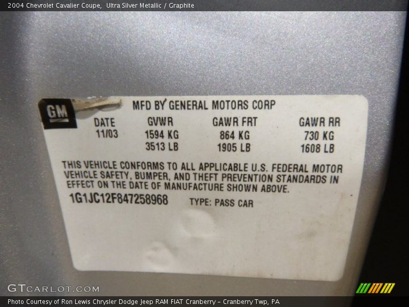 Ultra Silver Metallic / Graphite 2004 Chevrolet Cavalier Coupe