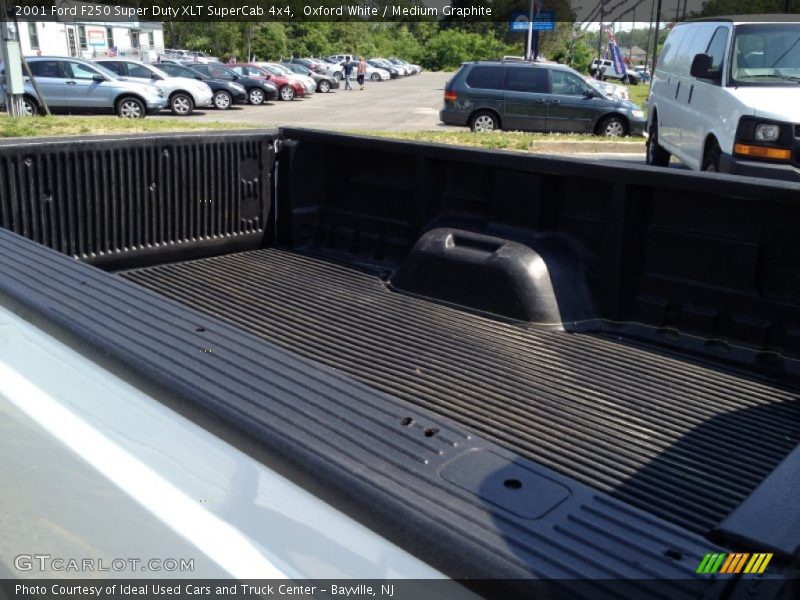 Oxford White / Medium Graphite 2001 Ford F250 Super Duty XLT SuperCab 4x4
