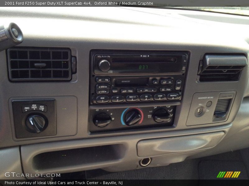 Oxford White / Medium Graphite 2001 Ford F250 Super Duty XLT SuperCab 4x4