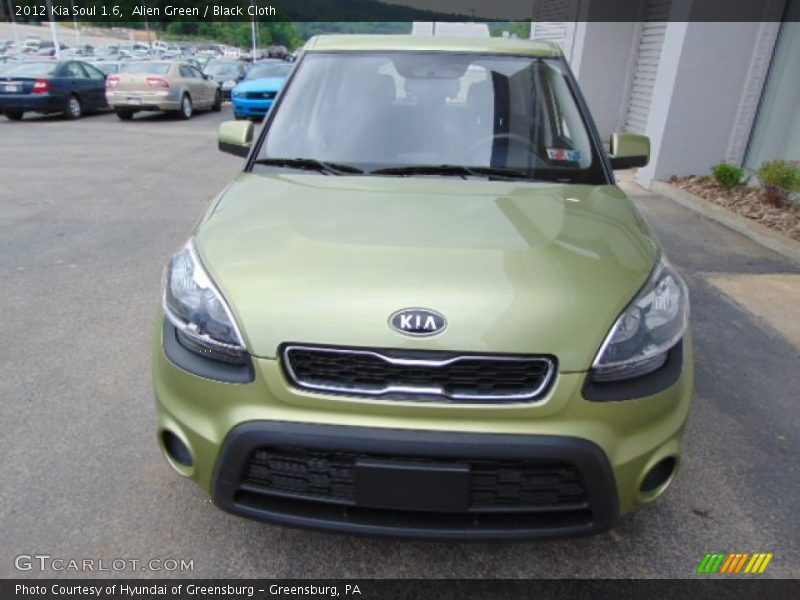 Alien Green / Black Cloth 2012 Kia Soul 1.6