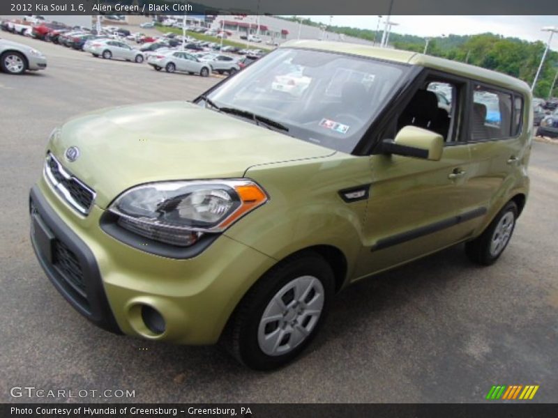 Alien Green / Black Cloth 2012 Kia Soul 1.6