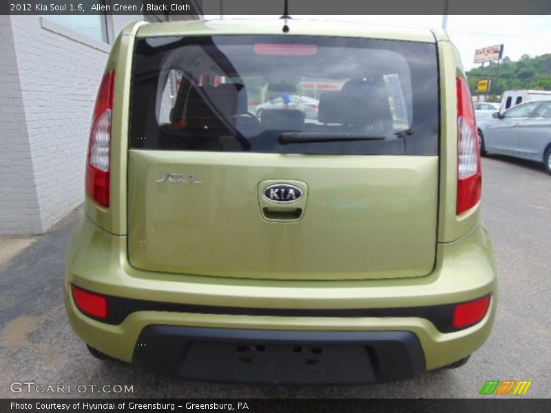 Alien Green / Black Cloth 2012 Kia Soul 1.6