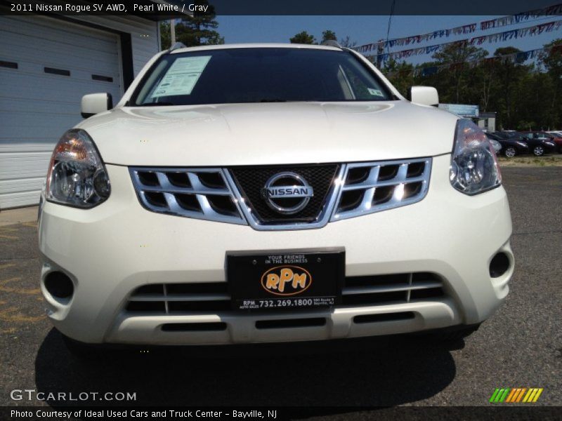 Pearl White / Gray 2011 Nissan Rogue SV AWD