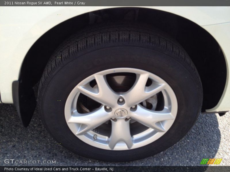 Pearl White / Gray 2011 Nissan Rogue SV AWD