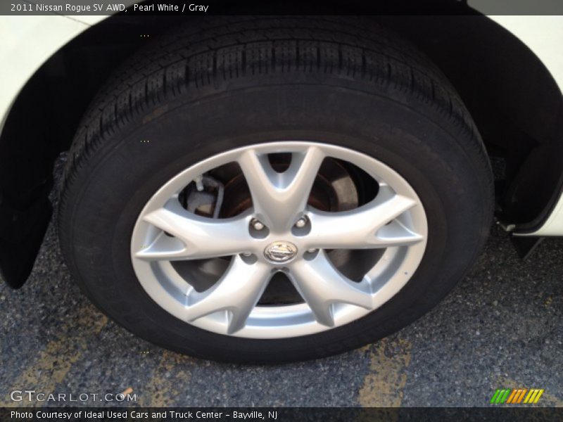 Pearl White / Gray 2011 Nissan Rogue SV AWD