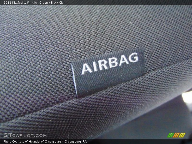 Alien Green / Black Cloth 2012 Kia Soul 1.6