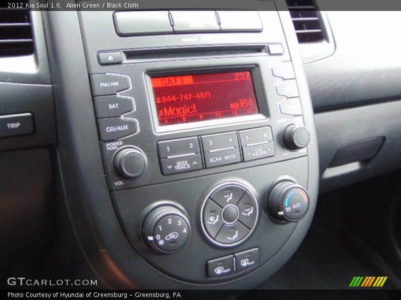 Alien Green / Black Cloth 2012 Kia Soul 1.6