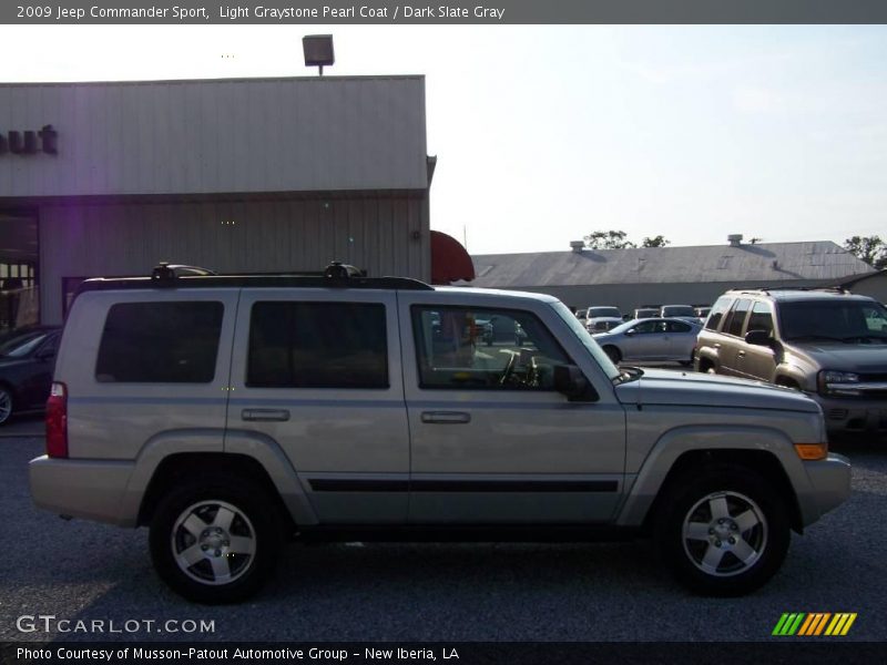 Light Graystone Pearl Coat / Dark Slate Gray 2009 Jeep Commander Sport