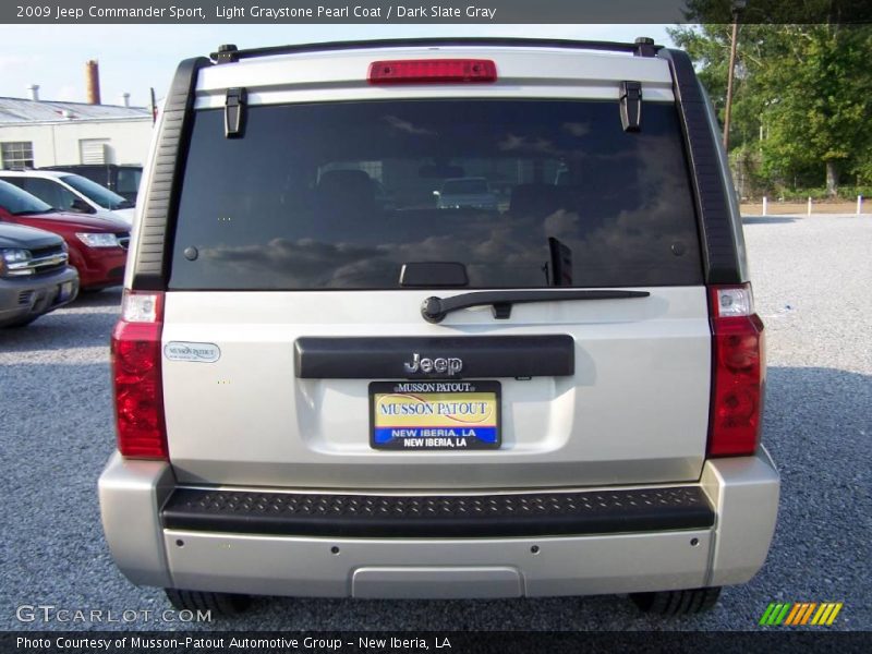 Light Graystone Pearl Coat / Dark Slate Gray 2009 Jeep Commander Sport