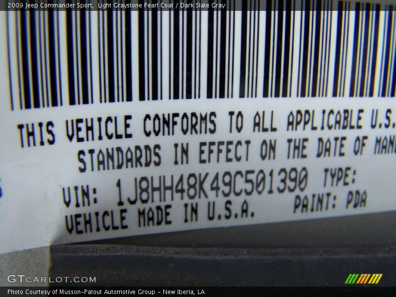 Light Graystone Pearl Coat / Dark Slate Gray 2009 Jeep Commander Sport