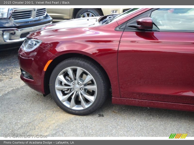 Velvet Red Pearl / Black 2015 Chrysler 200 S