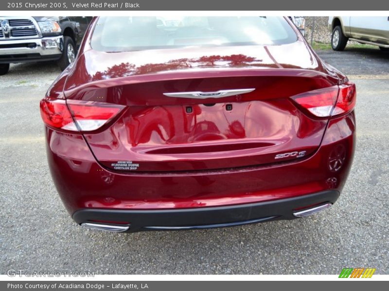 Velvet Red Pearl / Black 2015 Chrysler 200 S
