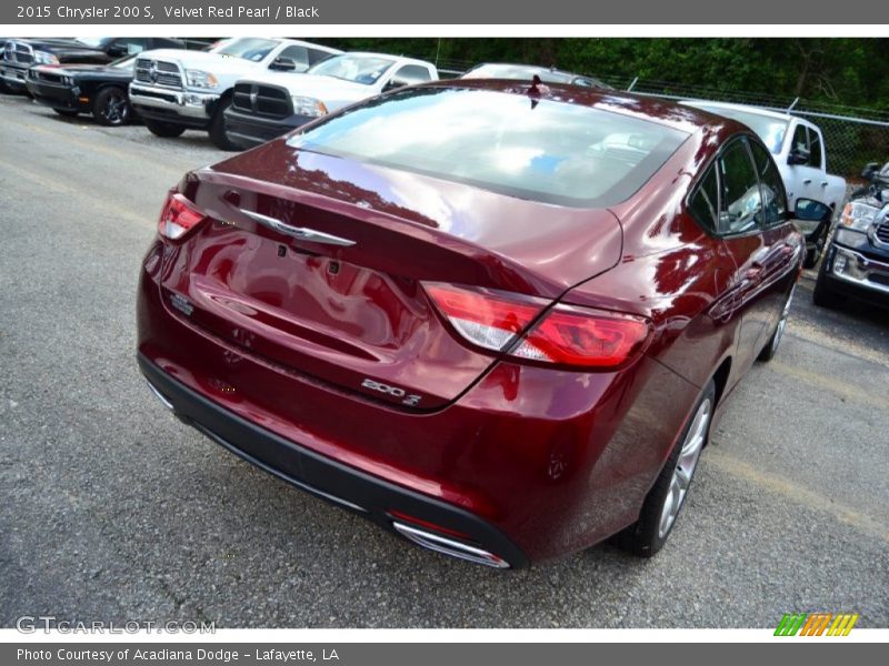Velvet Red Pearl / Black 2015 Chrysler 200 S