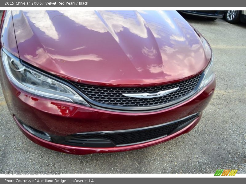 Velvet Red Pearl / Black 2015 Chrysler 200 S