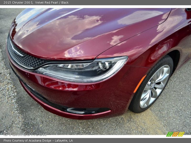 Velvet Red Pearl / Black 2015 Chrysler 200 S