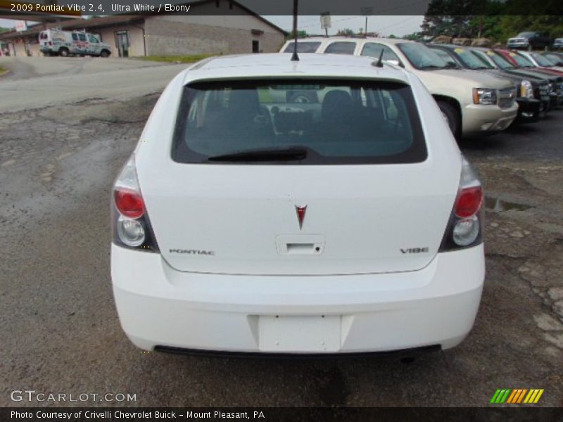 Ultra White / Ebony 2009 Pontiac Vibe 2.4
