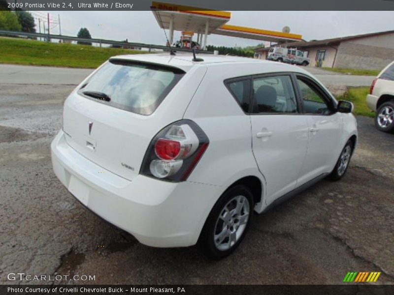 Ultra White / Ebony 2009 Pontiac Vibe 2.4