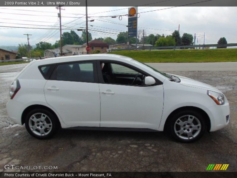 Ultra White / Ebony 2009 Pontiac Vibe 2.4