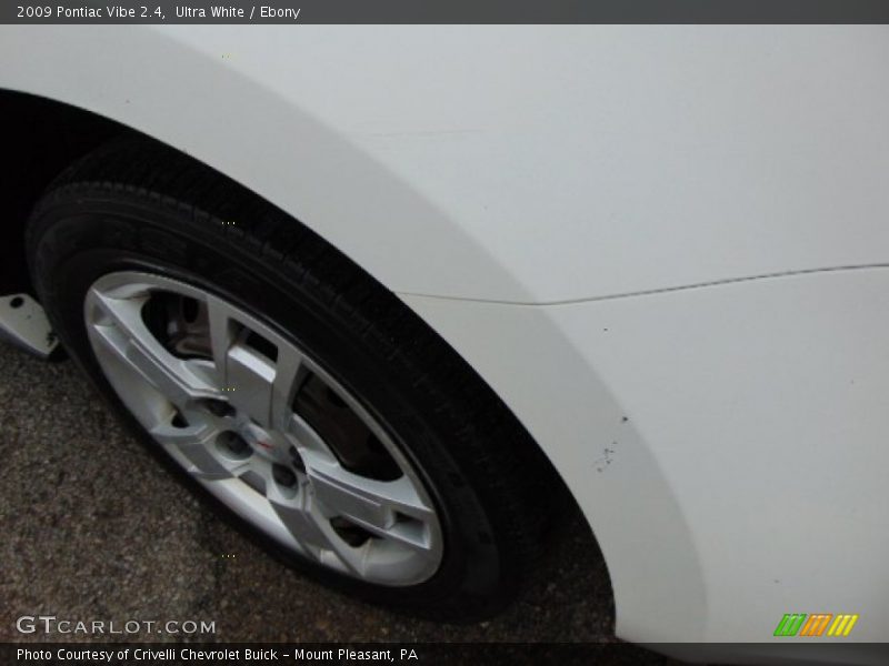 Ultra White / Ebony 2009 Pontiac Vibe 2.4