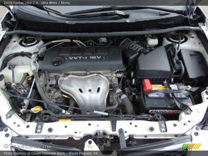 Ultra White / Ebony 2009 Pontiac Vibe 2.4