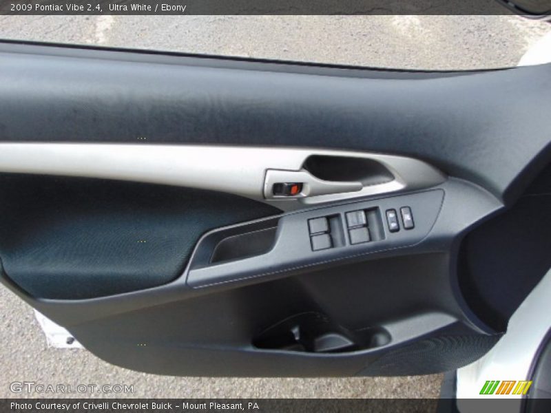 Ultra White / Ebony 2009 Pontiac Vibe 2.4