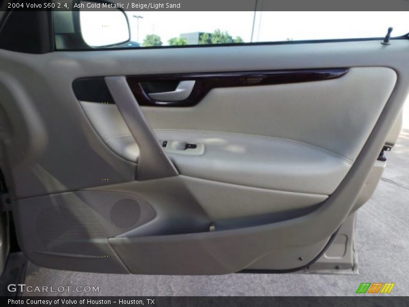 Ash Gold Metallic / Beige/Light Sand 2004 Volvo S60 2.4