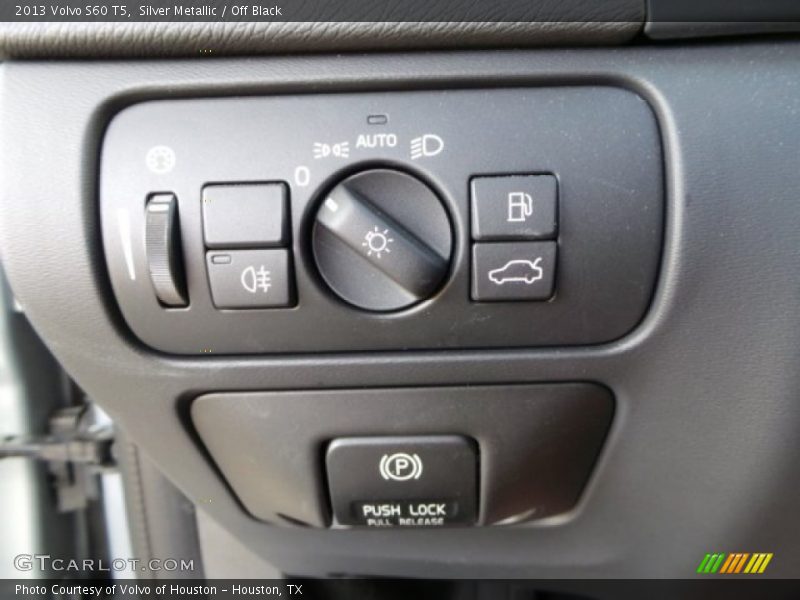 Silver Metallic / Off Black 2013 Volvo S60 T5