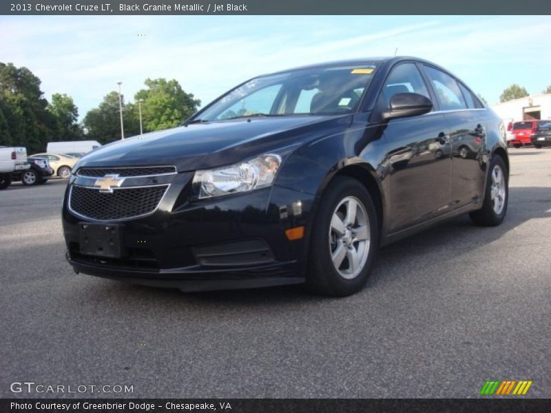 Front 3/4 View of 2013 Cruze LT