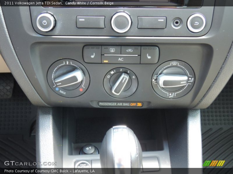 Candy White / Cornsilk Beige 2011 Volkswagen Jetta TDI Sedan