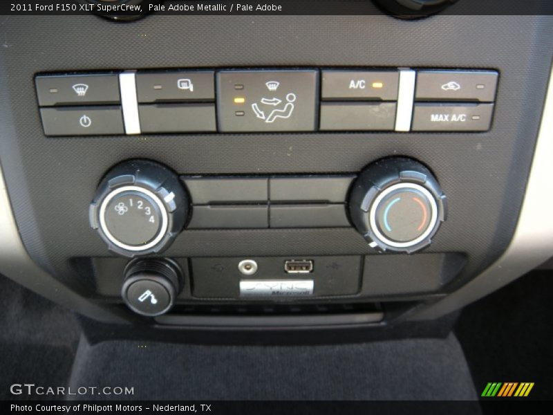 Pale Adobe Metallic / Pale Adobe 2011 Ford F150 XLT SuperCrew