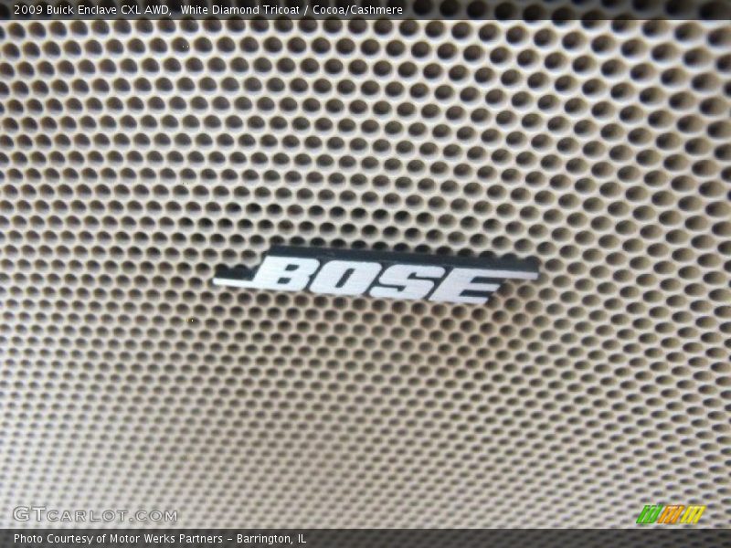 White Diamond Tricoat / Cocoa/Cashmere 2009 Buick Enclave CXL AWD