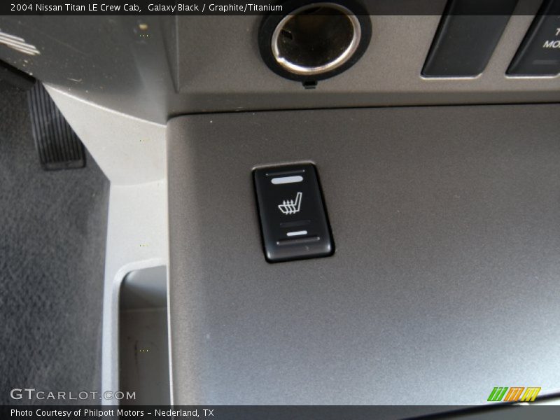 Galaxy Black / Graphite/Titanium 2004 Nissan Titan LE Crew Cab